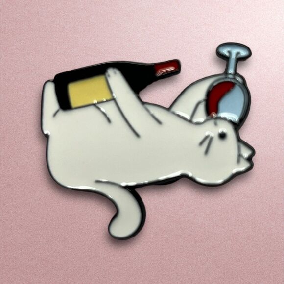Fun Cat with Wine Bottle Brooch - Quirky Enamel Lapel Pin - Picture 4 of 5
